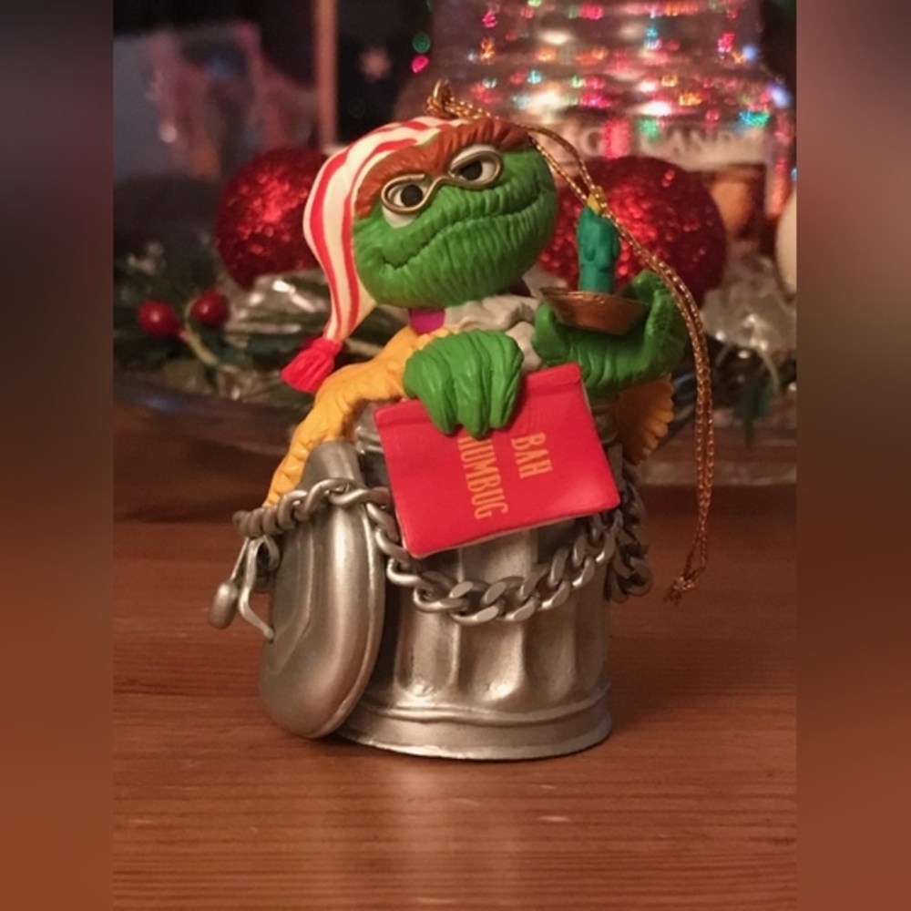 Sesame Workshop collectable ornament(Oscar)